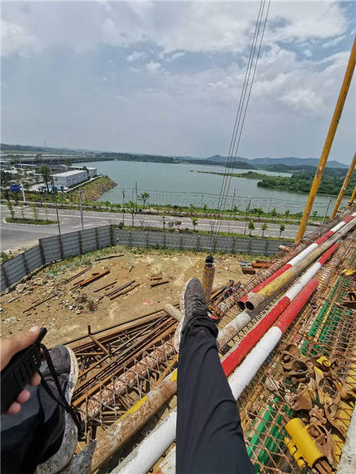 虎丘区作业中发生设备损坏或人员意外，责任怎么划分？